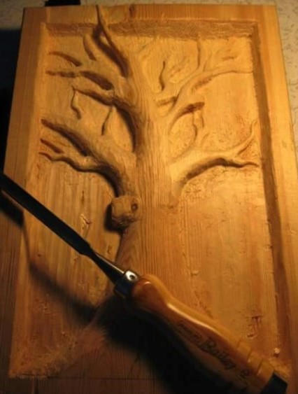 Eskişehir’de yarım asırlık ahşap oyma ustası Talip Bıçak, 150 yıldan 350 yıla kadar eski ağaç kütüklerini işleyerek sanat eserine dönüştürüyor.