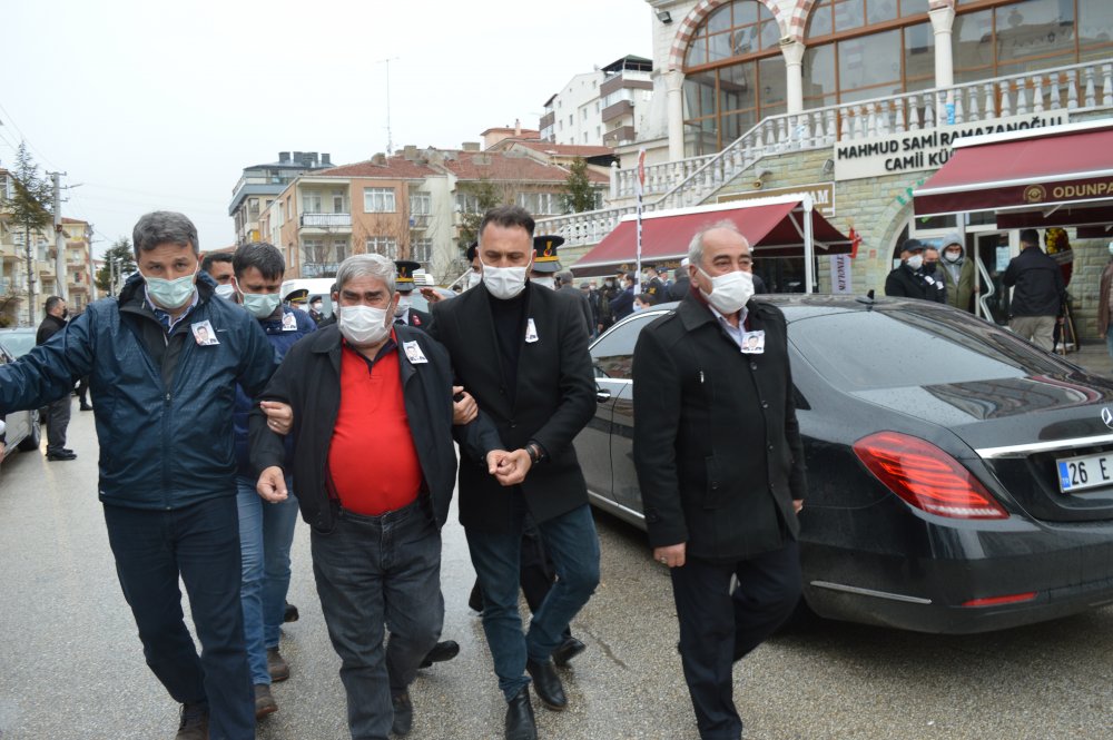Arkadaşlarıyla balığa çıktıkları teknenin batmasından 18 gün sonra cansız bedenine ulaşılan Jandarma Astsubay Kıdemli Başçavuş Fatih Toykuyu, Eskişehir’de düzenlenen cenaze töreninin ardından Asrî Mezarlığa defnedildi.