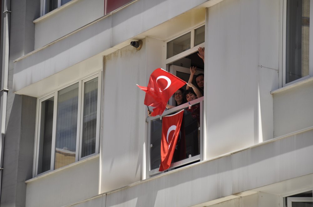 Eskişehir’de Tepebaşı Belediyesi tarafından 19 Mayıs Atatürk’ü Anma, Gençlik ve Spor Bayramı korteji renkli görüntüler oluşturdu.